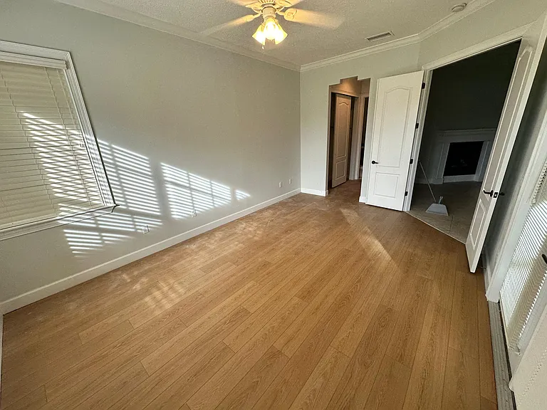 8122 Whitford Ct — Photo 29
