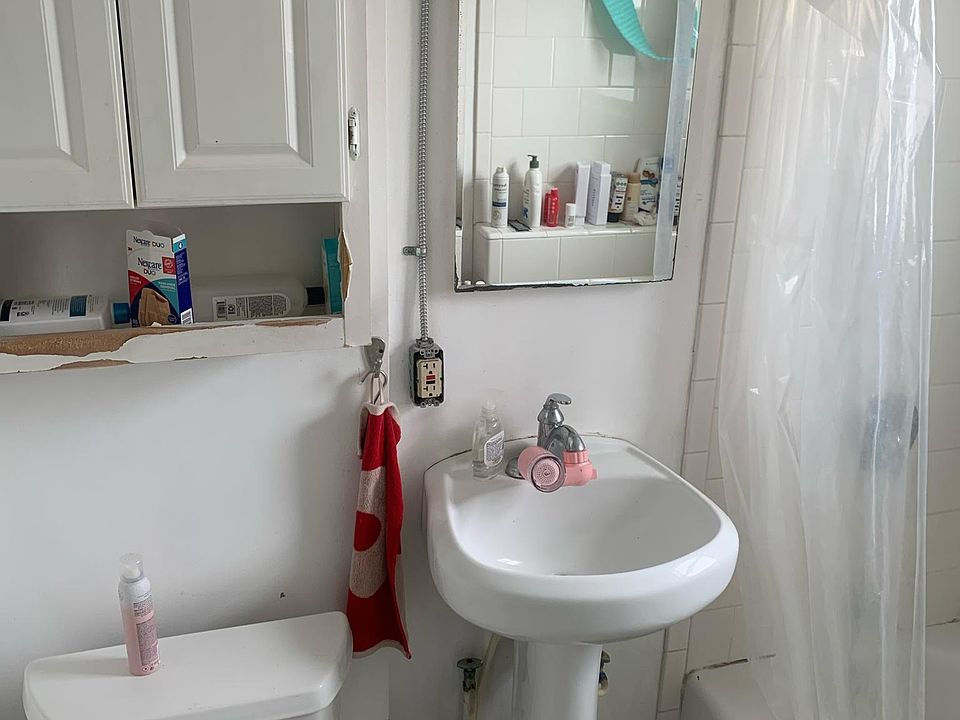 1st image of 3345 Dwight St APT 1