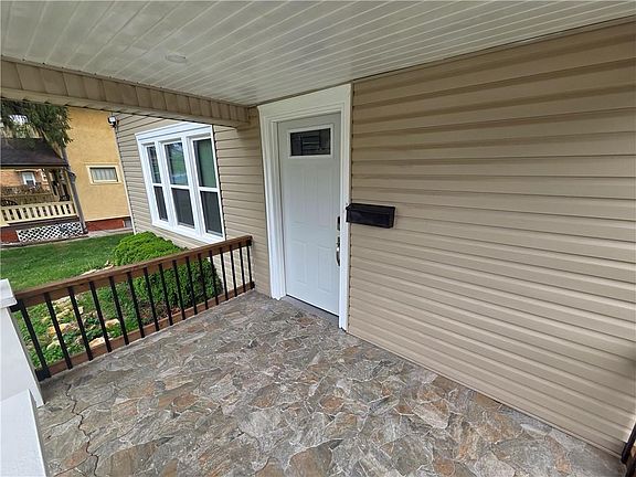 2nd image of 2807 Edmond St