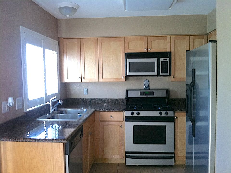 2nd image of 1235 E D St Unit 16