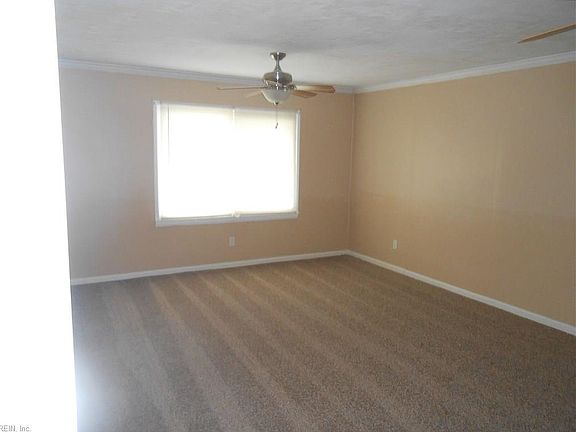 3rd image of 1273 Gladiola Cres