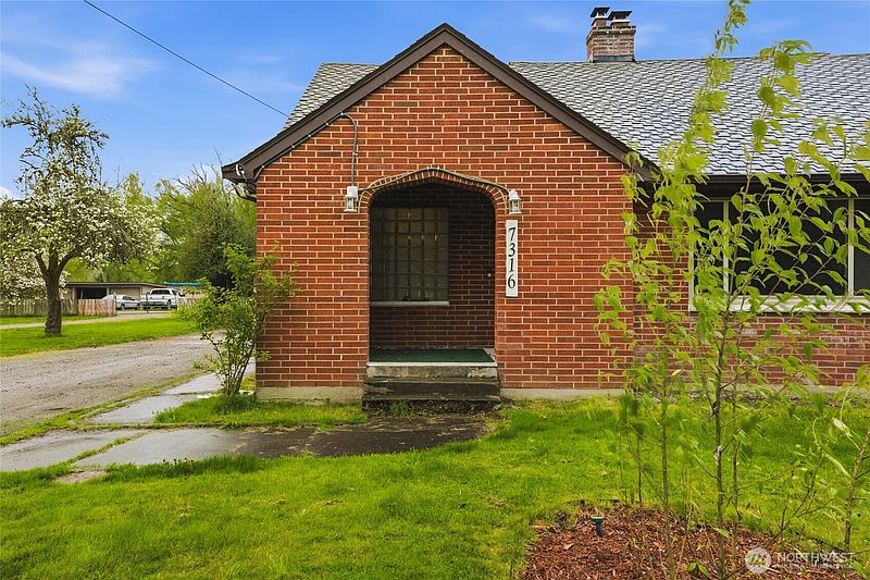 3rd image of 7316 166th Avenue E