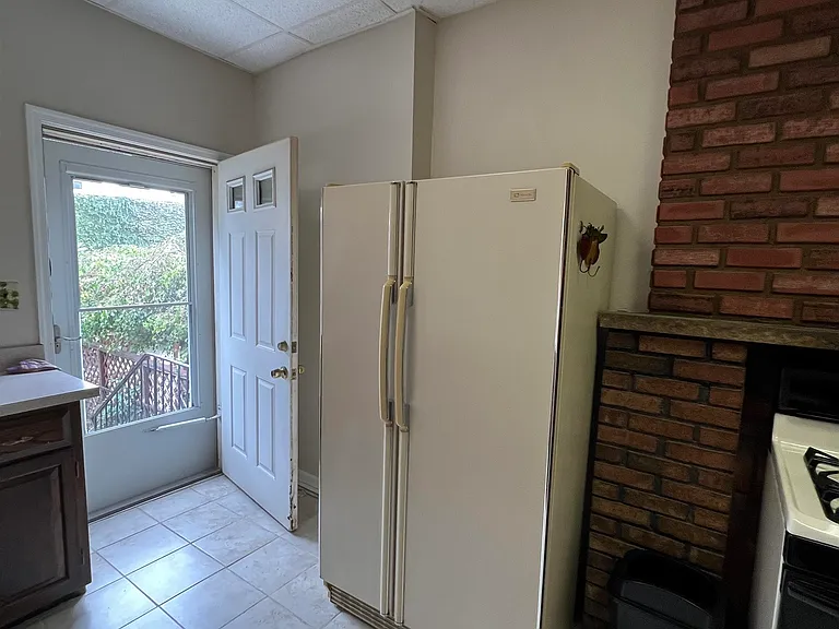 19 Glenwood Ave — Photo 12