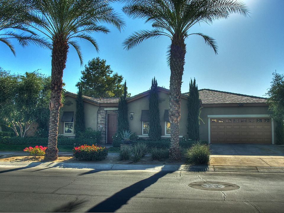 1st image of 61016 Desert Rose Dr