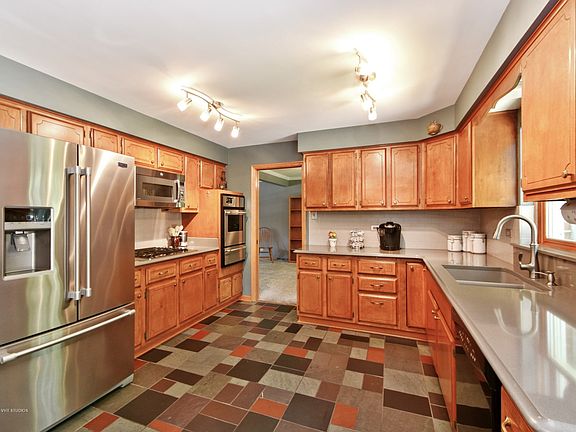 4th image of 14625 Highland Ave
