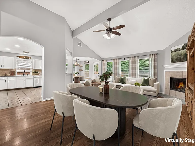 1810 Ashton Village Dr — Photo 3