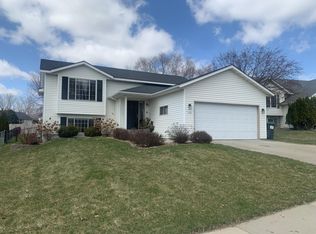 4583 Savannah Dr NW, Rochester, MN 55901