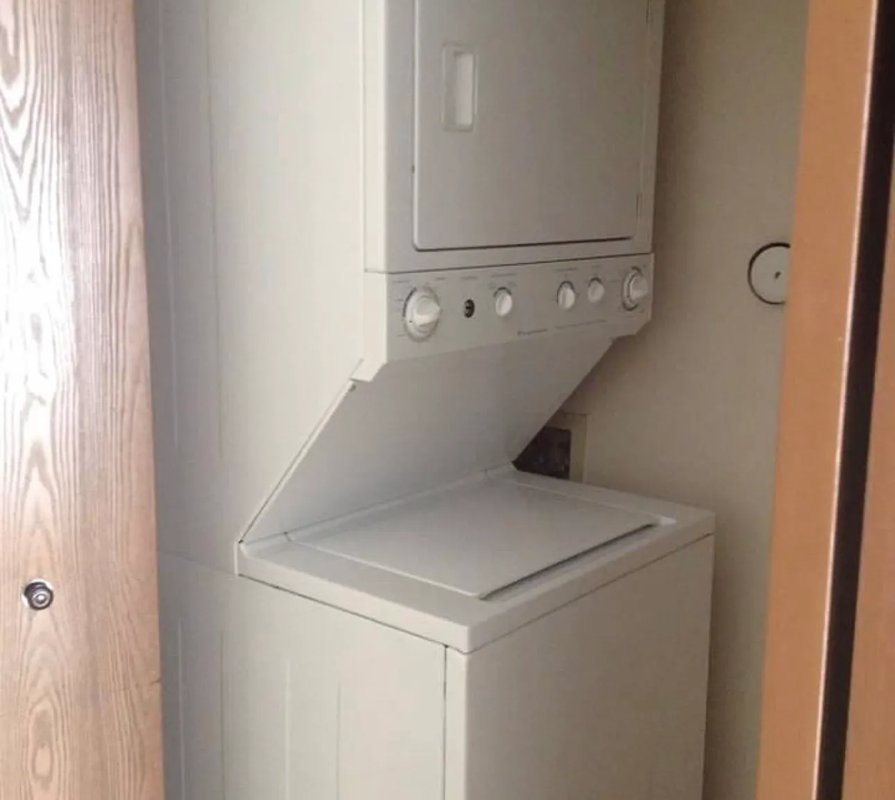 1 bed, 734 sqft, $1,100 — Photo 3