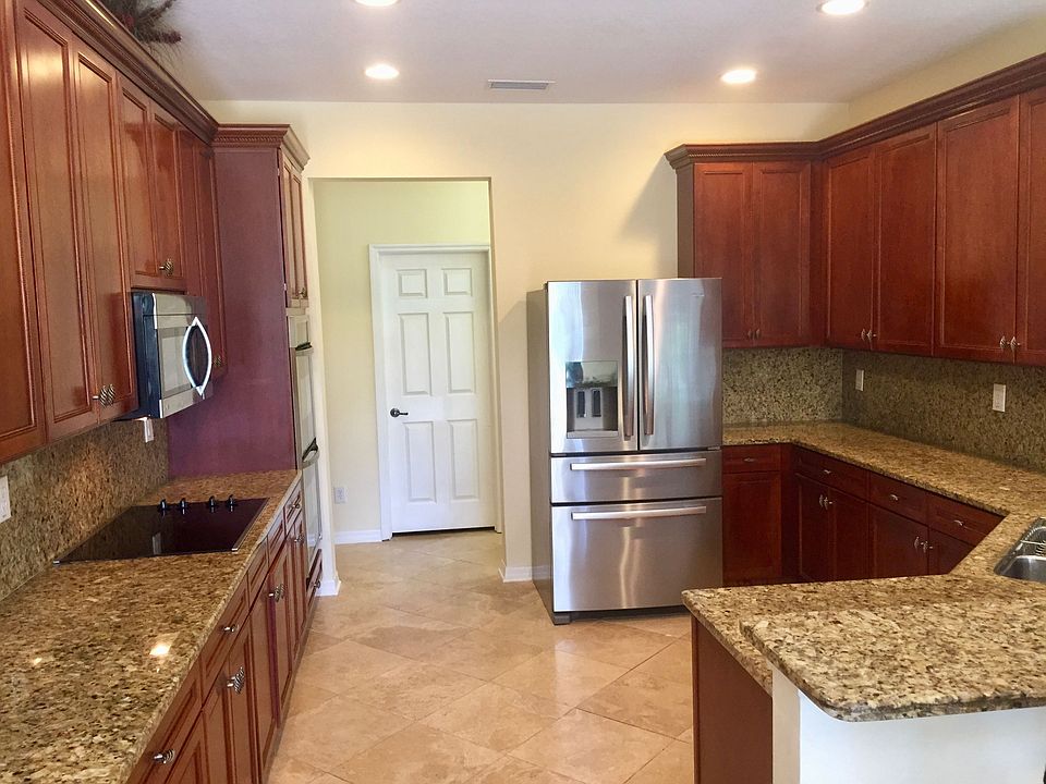 maple full 42" cabinets 