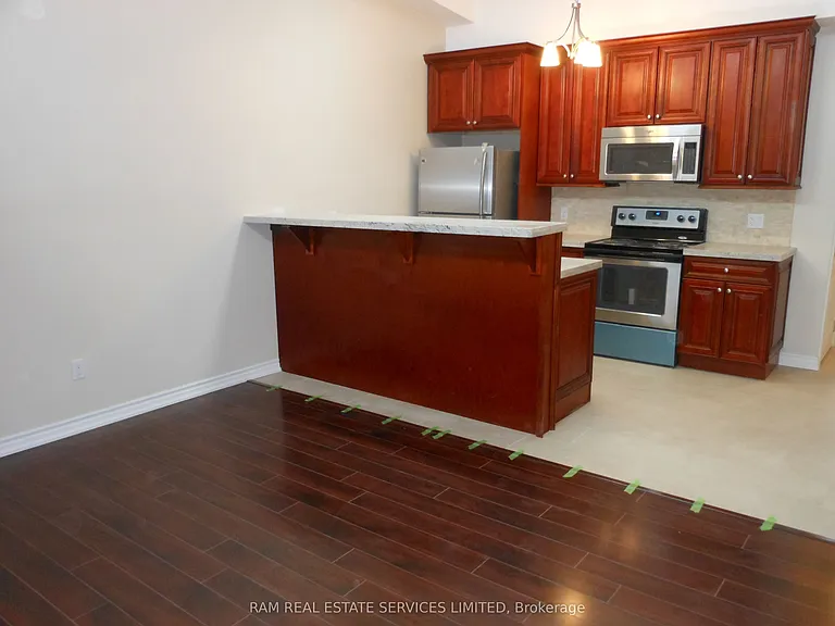 2266 Bloor St W #1 — Photo 1