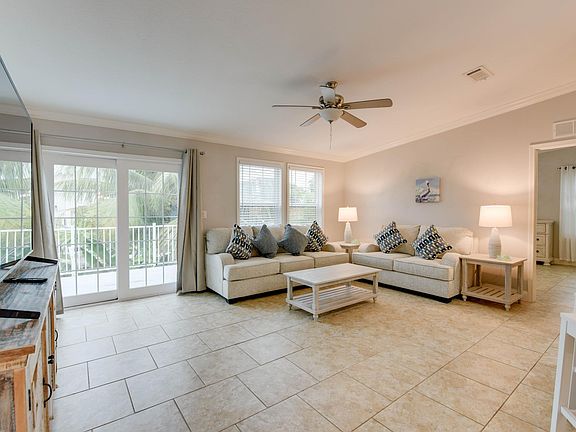 Living area with queen pull-out bed