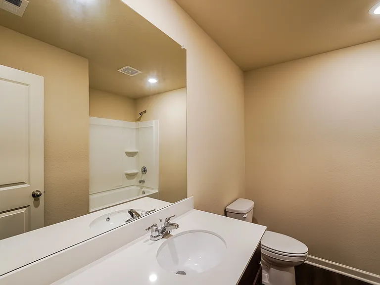 535 Clover Cir — Photo 14