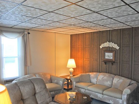 3rd image of 1811 Cambria Ave