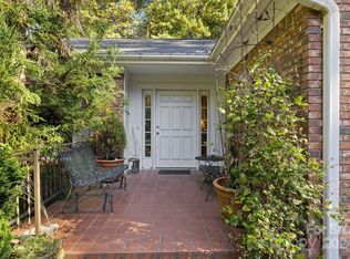 23 Legendary Rd, Hendersonville, NC 28739