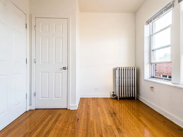 8200 S Ingleside — Photo 5