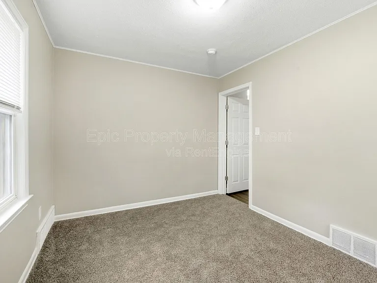 3360 Edgeworth St — Photo 8