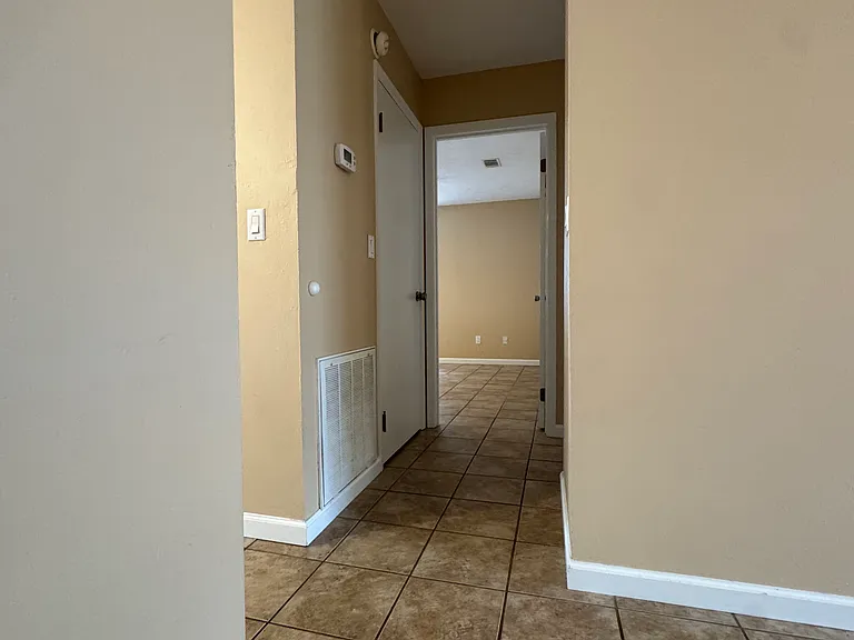 1029 SW Rossborough Ct #102 — Photo 5