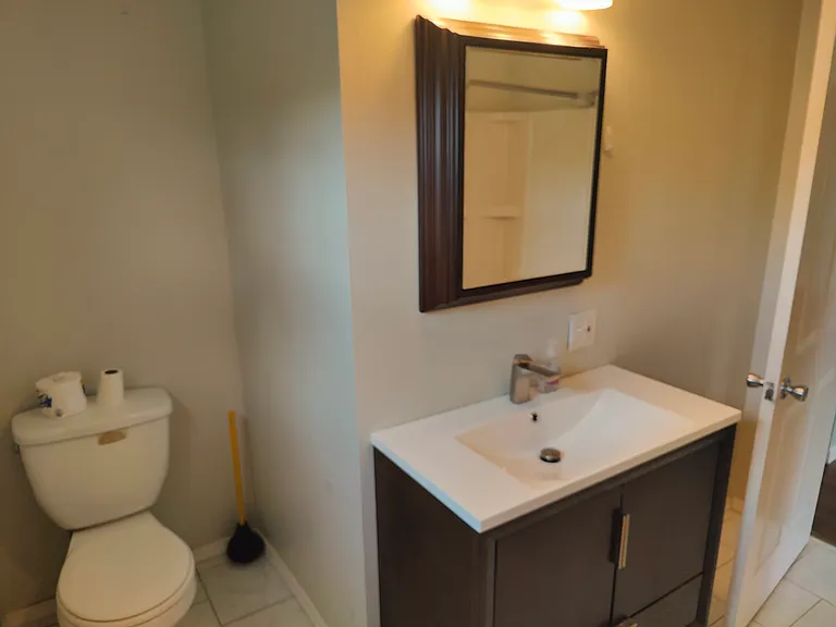 1172 Wyoming Ave #FRONT UPSTAIRS — Photo 11