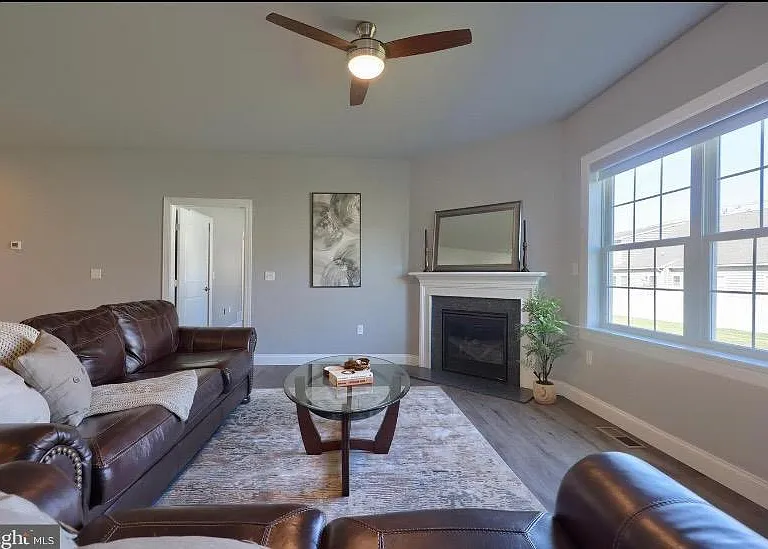 212 Buckton Dr — Photo 5
