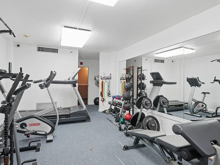 70 Southbridge St #503 — Photo 12