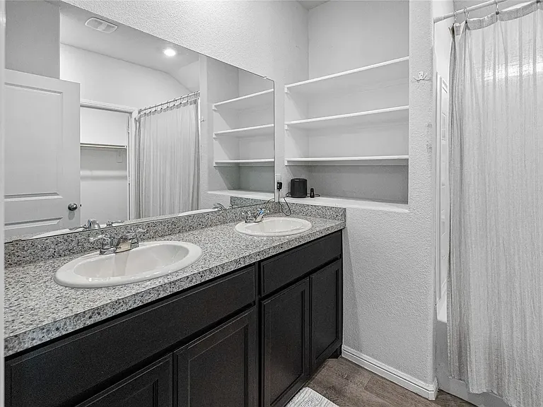 9300 Fox Hill Dr — Photo 11