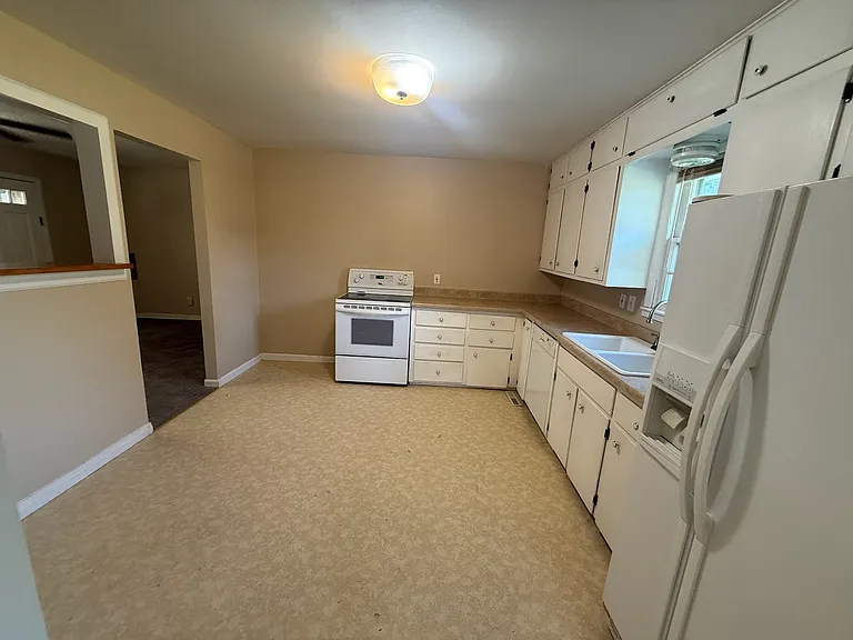 109 Jefferson Ave — Photo 5