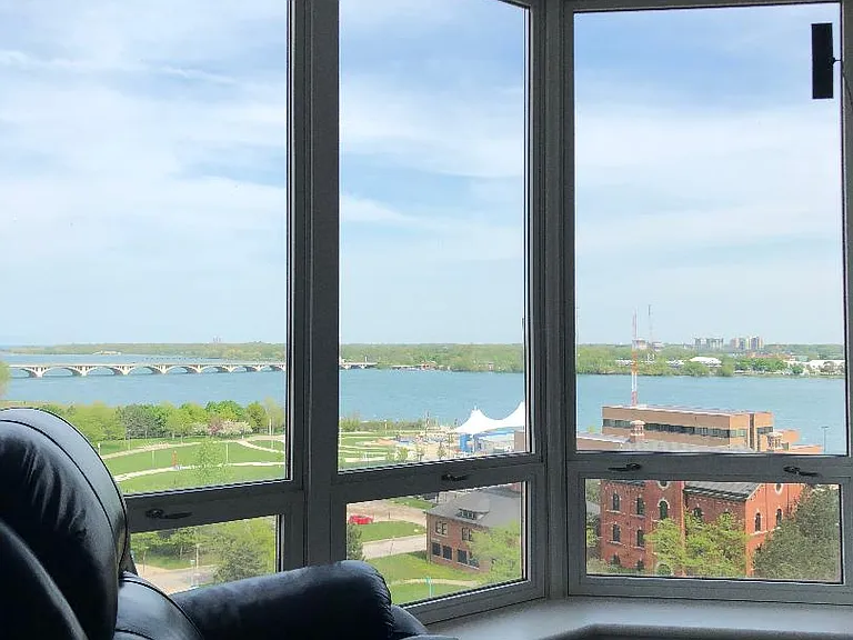 250 E Harbortown Dr — Photo 27