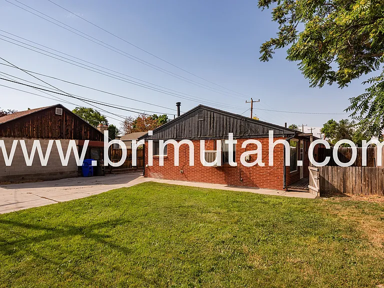 410 E Welby Ave — Photo 14
