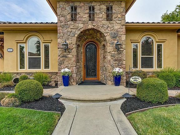 5th image of 3623 Westchester Dr