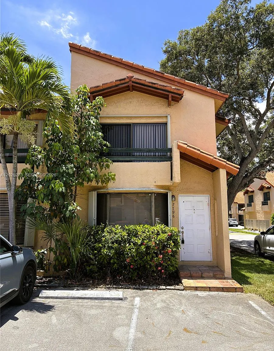 Dadeland Cove Sec 2 — Photo 1