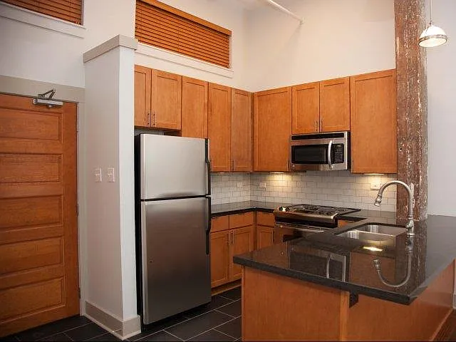 DH Holmes Apartments — Photo 27