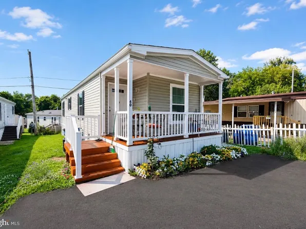 1302 Gibson Rd Trailer 40, Bensalem, PA 19020