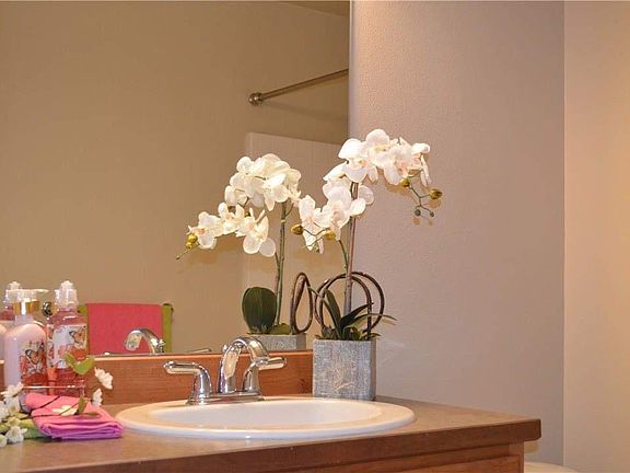 4th image of 34710 SE Jacobia St