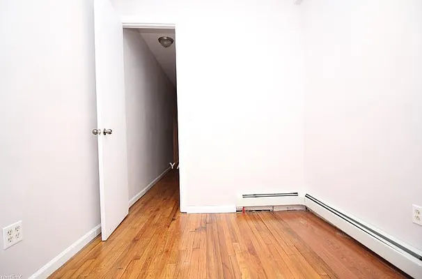 Rented by Yaffa Realty LLC | media 6