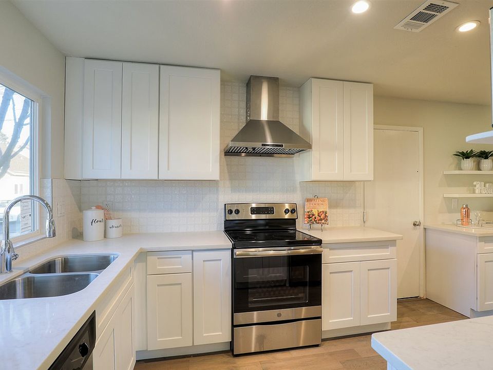 2nd image of 4824 Eagle Way