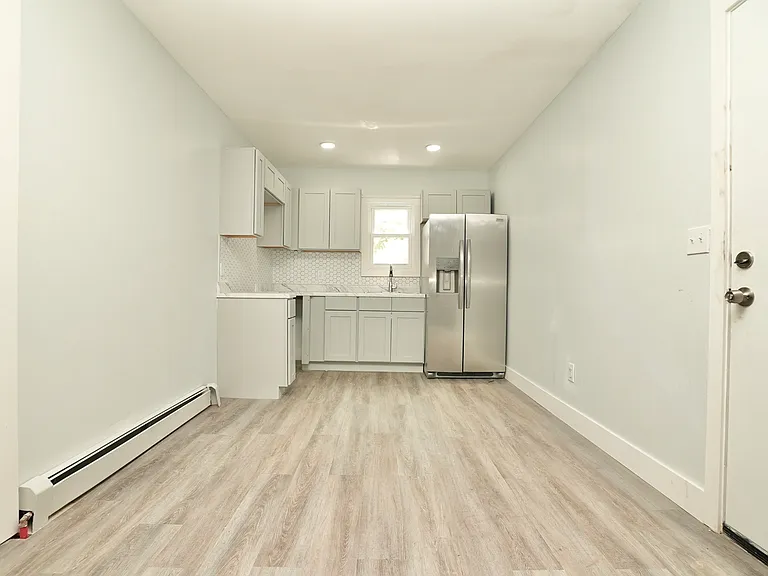 1012 Sanford Ave #2 — Photo 5