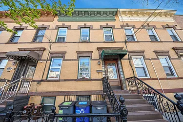 1634 Stephen Street  image 1 of 12