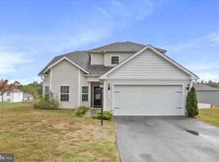 300 Headwaters Dr, Falling Waters, WV 25419