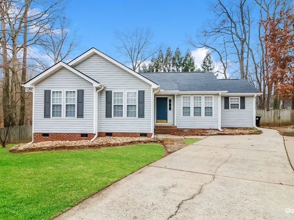 100 Collie Cir, Holly Springs, NC 27540