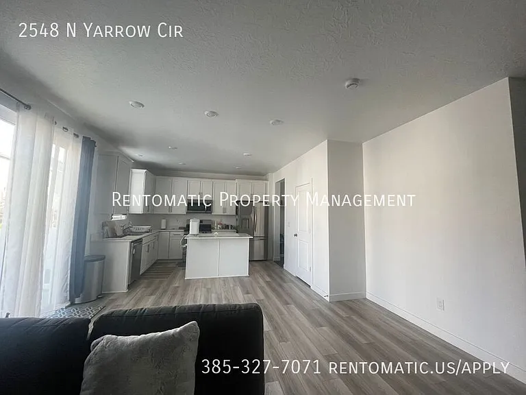 2548 N Yarrow Cir — Photo 4
