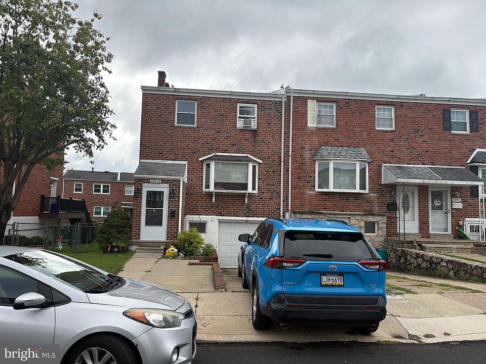 2nd image of 10919 Carey Pl