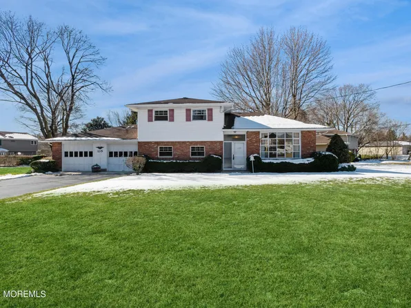135 Wynnewood Drive, Freehold, NJ 07728