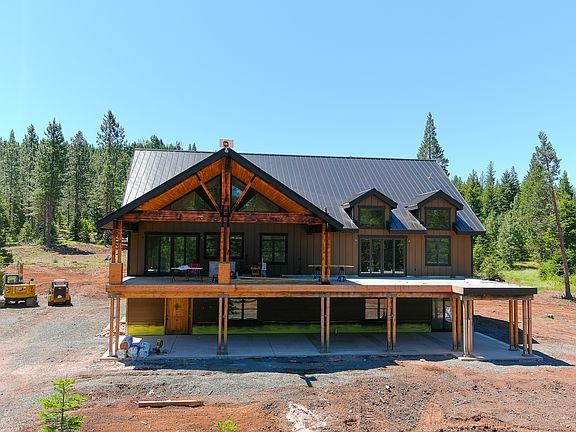 4th image of 1240 Parsnip Loop