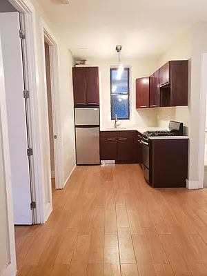 Rented by Signature Property Realty | media 20