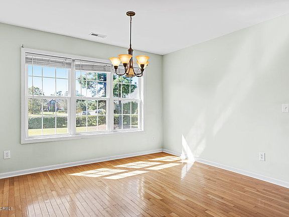 5th image of 3855 Daphine Drive