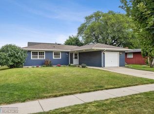 1629 10th St S, Fargo, ND 58103