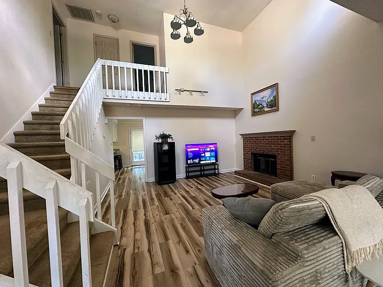 2503 Sawmill Rd — Photo 10