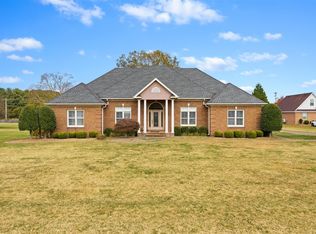 190 Graystone Ln, Bowling Green, KY 42103