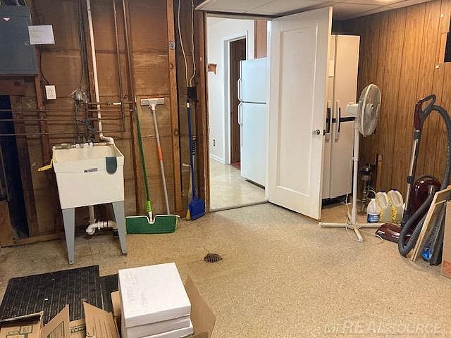 8641 Harding Ave, photo 15