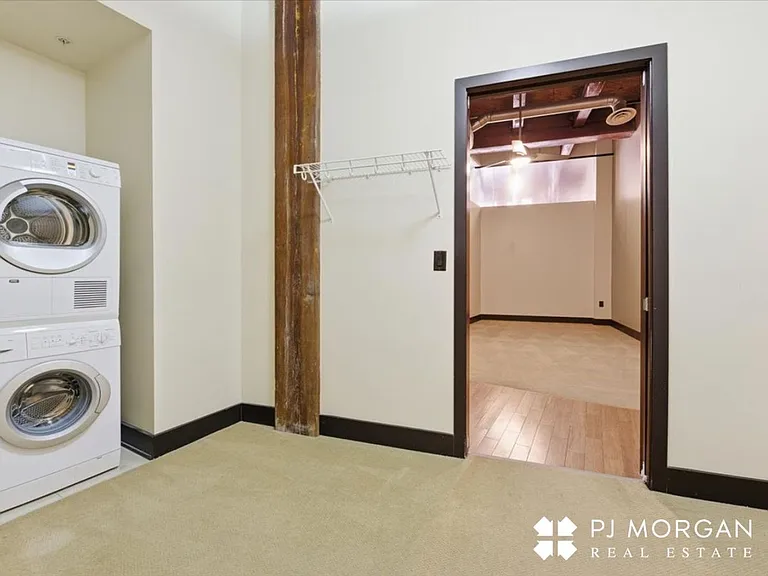 The Residence at Old Marketplace — Photo 12